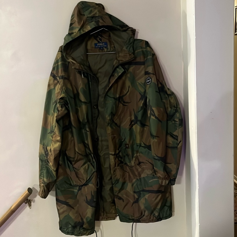 Rare Men’s Ralph Lauren camouflage wind breaker with hood size medium,almost new